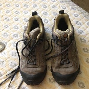 Merrell NWOT vibrim hiking boots size 7